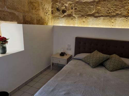 Luxuriously Finished 1 Bedroom Apartment