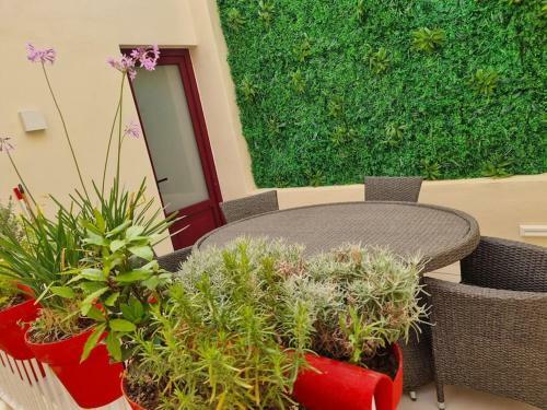 Luxuriously Finished 1 Bedroom Apartment