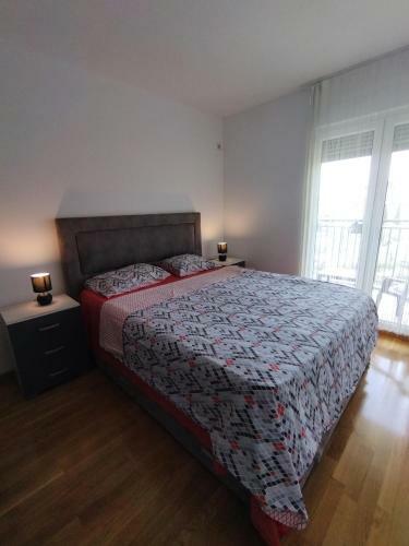 Amazing River View Apartment Podgorica