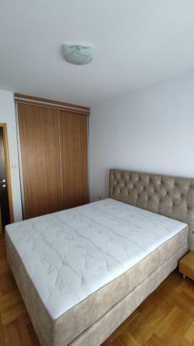 Mona Apartment