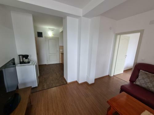 Hostal Restaurant & Apartments Lipa