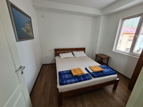 Hostal Restaurant & Apartments Lipa