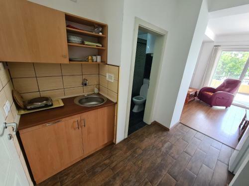 Hostal Restaurant & Apartments Lipa