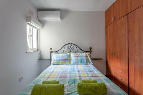 Sea View Apartment In St Paul's Bay