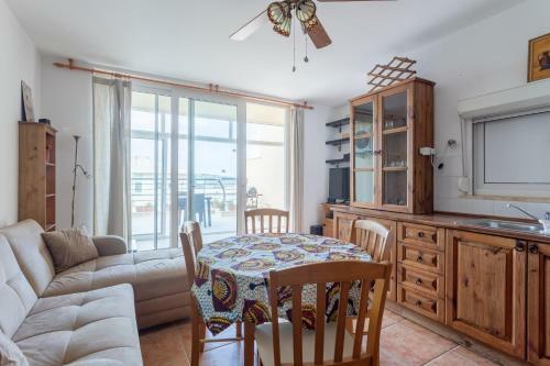 Sea View Apartment In St Paul's Bay