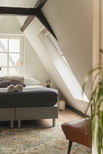 De Achterkamer, A Tiny Attic On The Herengracht