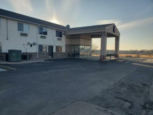 Hotel Super 7 Inn Tecumseh