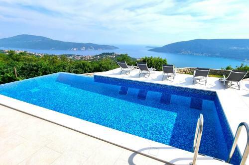 Pool Villa Luxoria Trebesin Whirlpool