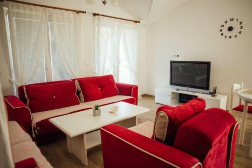 Three-bedroom Apartment Next To Tivat Airport