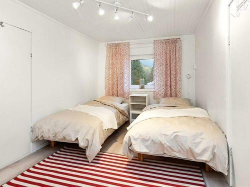 Holiday Home Midsund VII