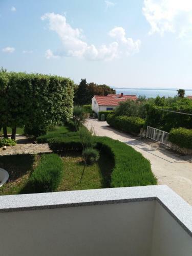 Holiday Home Bujas - Apartman