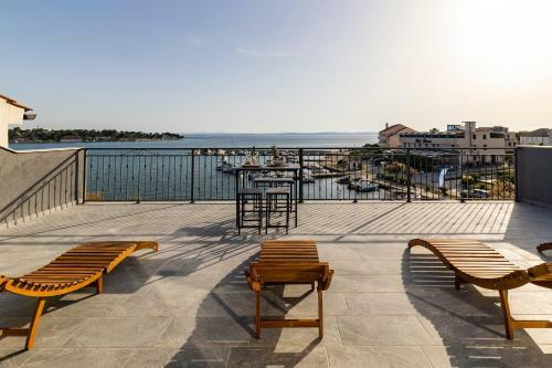 Villa Sunrise, Beautiful Penthouse With Jacuzzi