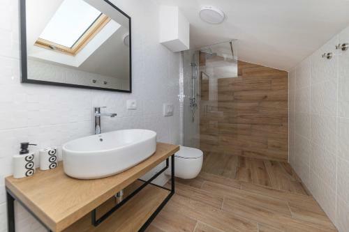 Villa Sunrise, Beautiful Penthouse With Jacuzzi