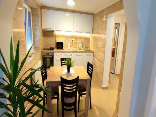 Apartman Green Garden Aran?elovac