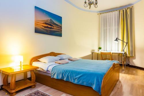 Spacious And Fresh Apartment In Riga's Noble Nest