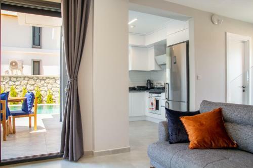 Lovely Villa With Private Pool In Alacati Cesme