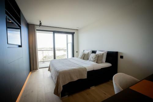 Sunset Boulevard, Luxurious Design Apartment, 6 Pers 3 Bedroom