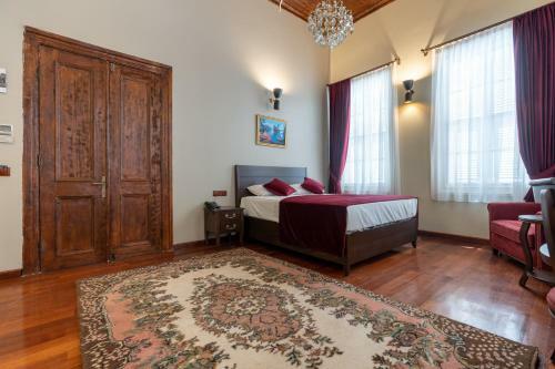 Giges King Boutique Hotel