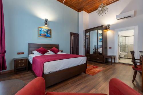 Giges King Boutique Hotel