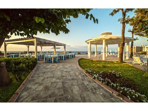 Jasmine Court Hotel & Casino