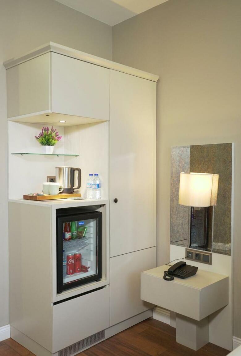 Homey Airport Hotel