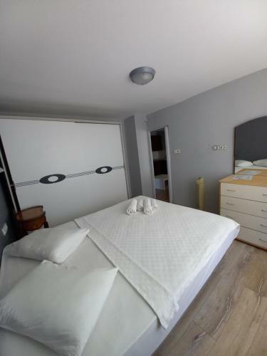 Apartamento Den?z Manzara Li Gen?? Terasli 2+1 �ati Kat Da?re