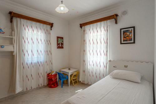Peaceful 4br Villa W/ac&balcony 10 Min To Seaside