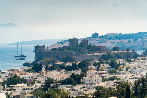 Apartment In Bodrum Center With Full Sea And Castle View