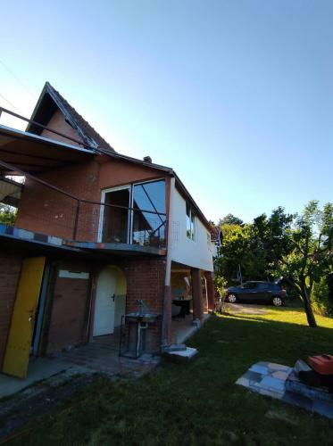 Vikendica Banstol, Sremski Karlovci