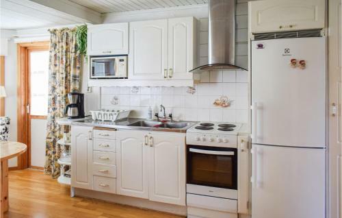 Amazing Home In Borgholm With 3 Bedrooms