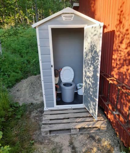 Hostal Single Bedroom, Outside Toilet, Shower, Kitchen. 120 M From Sandbach