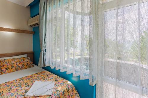 Aqua Nina Hotel