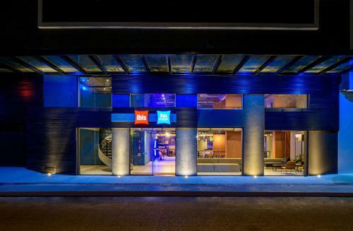 Hotel Ibis Budget Cambori� - Novo!