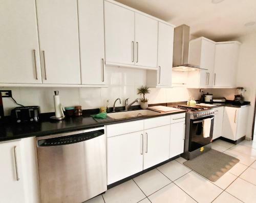 Luxury House In Santa Elena