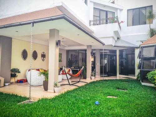 Luxury House In Santa Elena