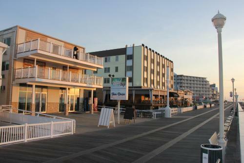 Safari Motel Boardwalk