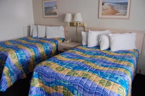 Thunderbird Beach Motel