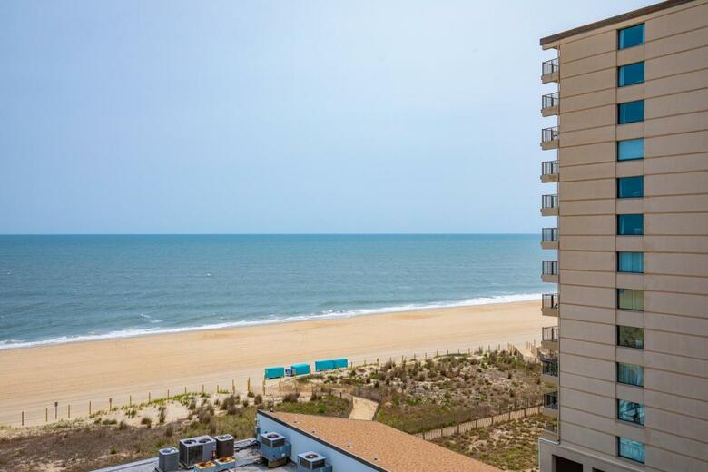 Hotel Ashore Resort & Beach Club
