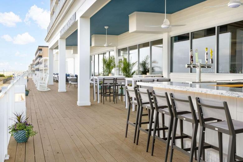 Dunes Manor Hotel