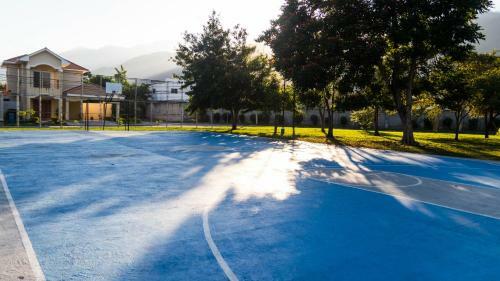 Apartamento Modern Condo, Great Location!