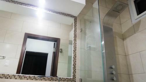 Apartamento Modern Condo, Great Location!