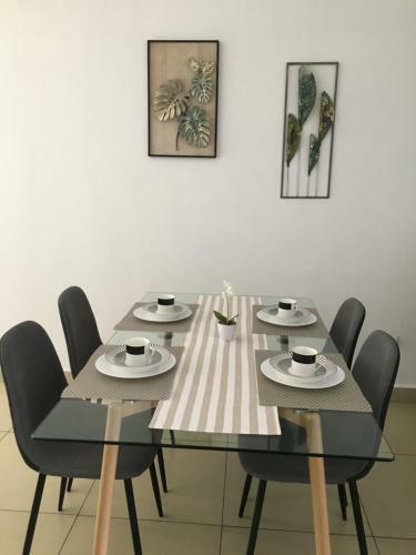 Apartamento Modern Condo, Great Location!