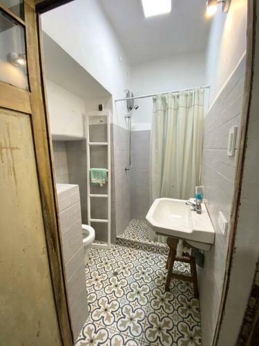 New Renovated Apartment (7 Min Walk Main Square)