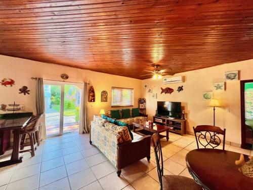 Apartamento Hermit Crab Villa 3b @sunset Villas, West End.