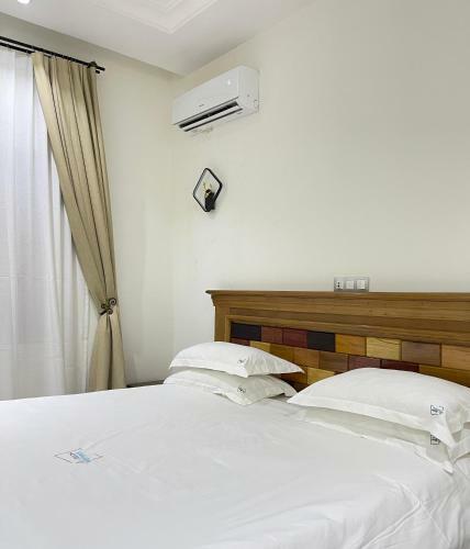 Shalom City Hotel