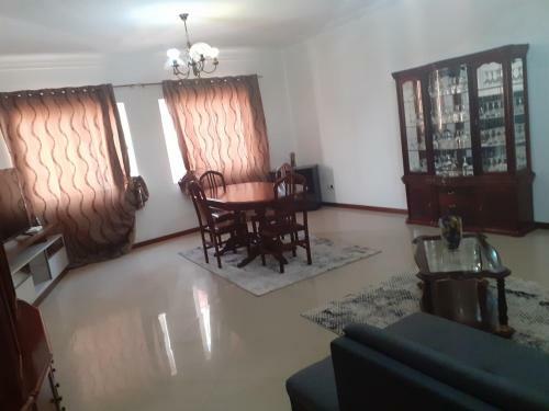 Apartamento Av Santiago Palmarejo Condominio Banco Bca