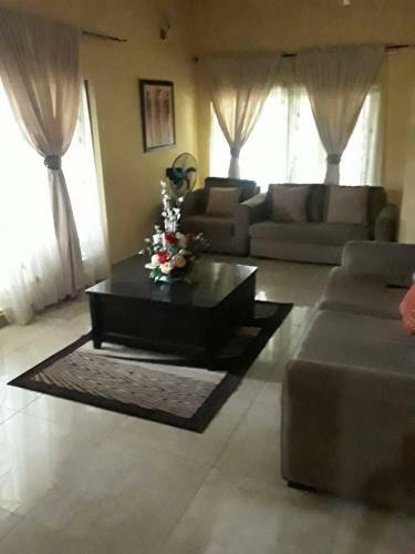 Hotel Jayliz Lodge Adenta,accra