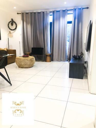 The Executive Luxury Apartment@ 2bedroom Embassy Gardens