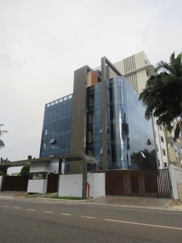 Lovely 2 Bdr Serviced Apartment With Pool, Gym....