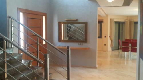 Stylish 4 Bedrooms Villa With Swimming Pool Ref Hi41054